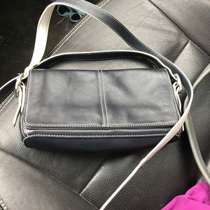 Almost perfect Coach crossbody mini
